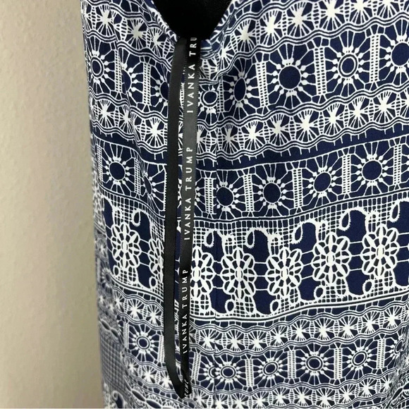 Ivanka Trump Blue White 1/4 Gold Tone Tank Top Size Medium - Picture 6 of 11